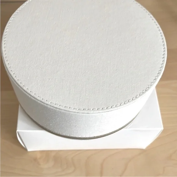 Dior vanity travel case and Box - Picture 3 of 5